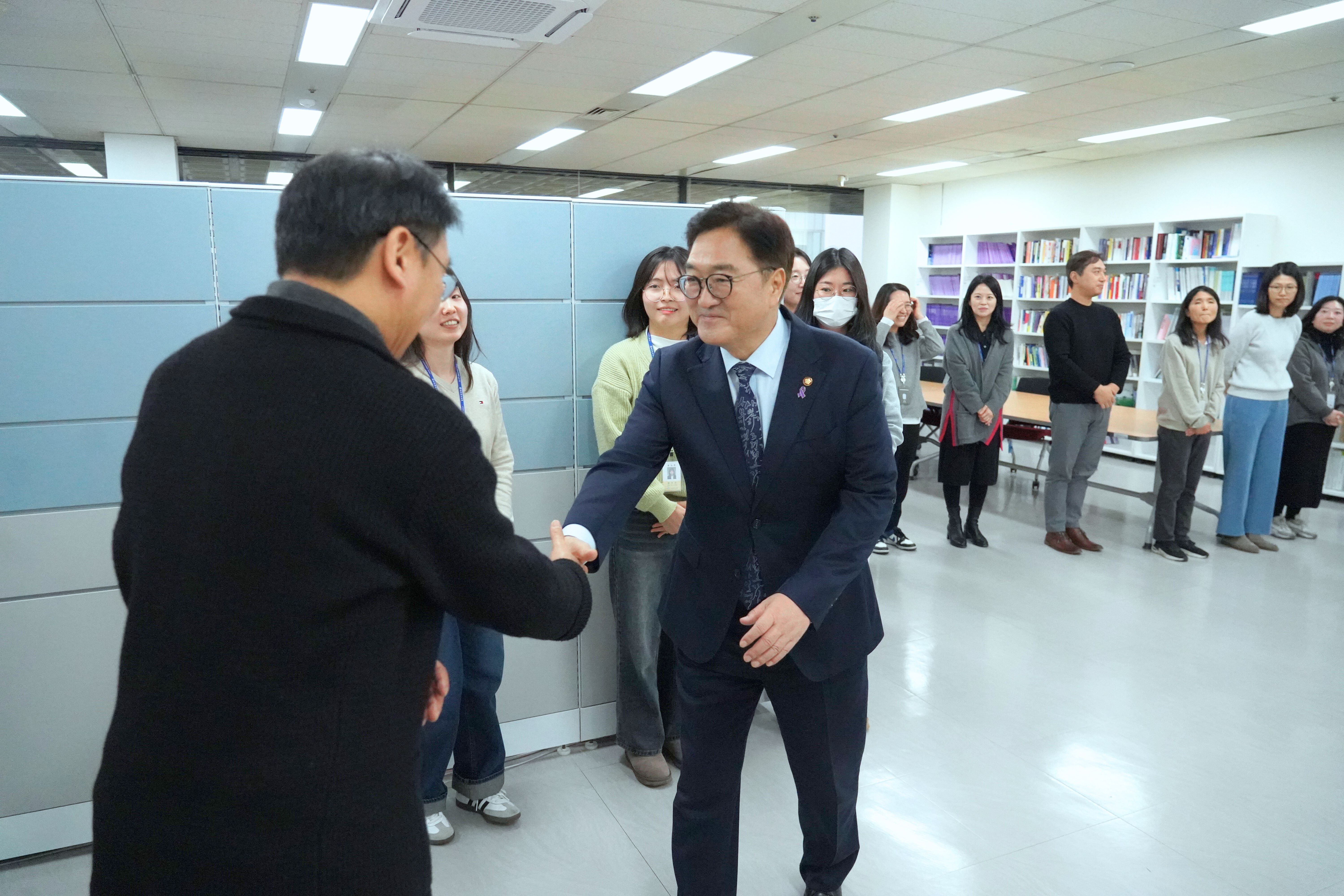 [1.14] 우원식 국회의장, 국회미래연구원 방문 및 차담회 진행3